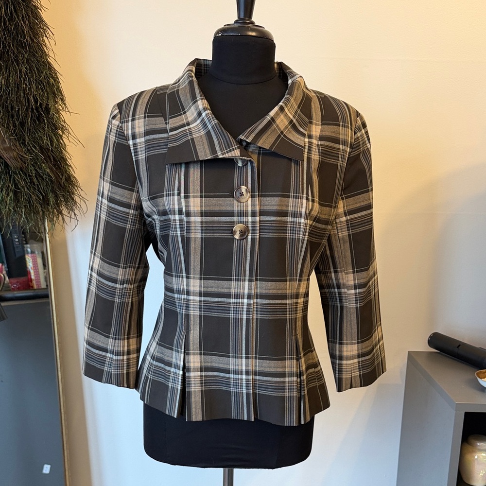 Retro Plaid Button-Up Jacket